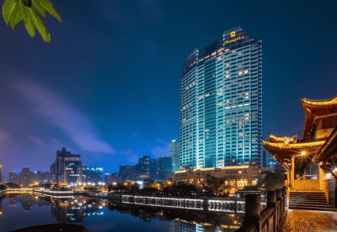 美團智能無人外賣柜合作案例-香格里拉酒店